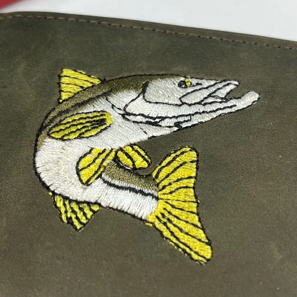Reel Legends Money Clip Wallet Green Mens Embroidered Bass Fish 4.5 in x 3.25 in
